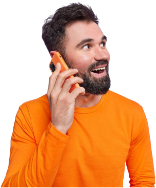 tipo hablando por celular